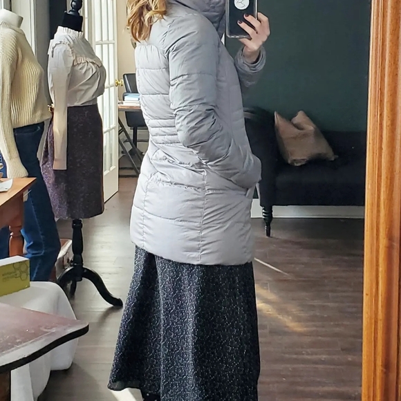 Marmot • down filled gray winter parka size Small - Picture 5 of 9